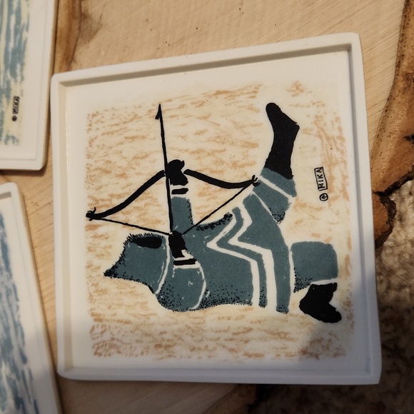 Ornamin by Ornamold Set 5 Inuit Hunter Coasters Canada - Picture 3 of 7